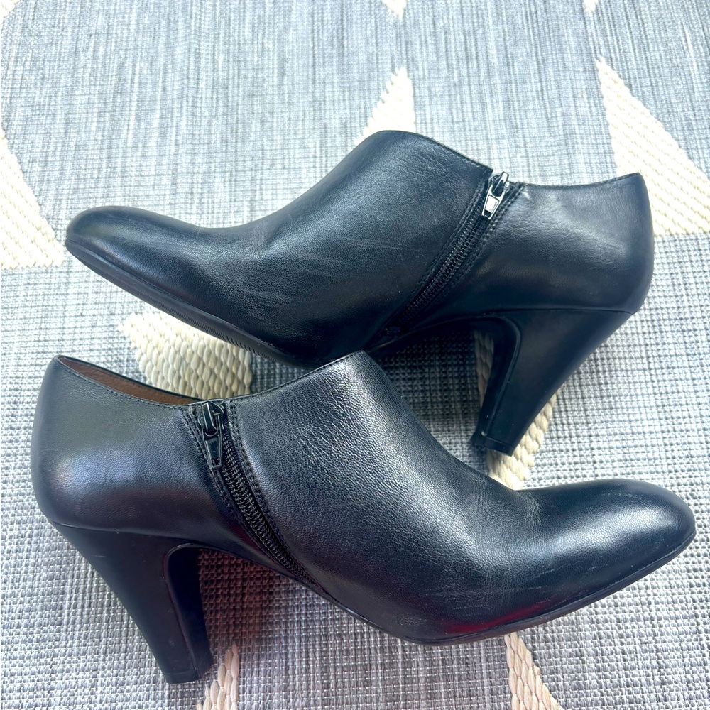 Naturalizer Black Block Heel Ankle Boot